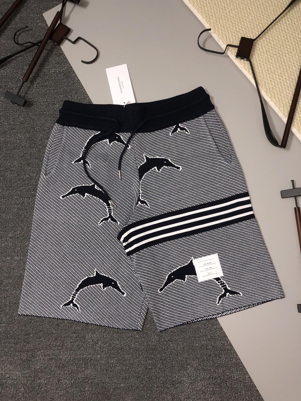 ブランドハーフパンツ正面デザイン